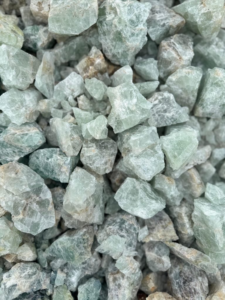 High Purity Raw fluorspar 95% for welding and cutting industrial processes.